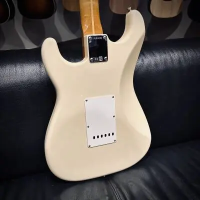 Fender CS 56 Strat Vintage Blonde 2